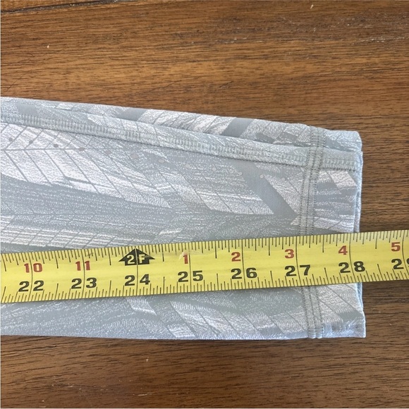 Lululemon Swift Speed High-Rise Tight 28" Womens 4 Reverberate Chevron Jacquard - Picture 8 of 8